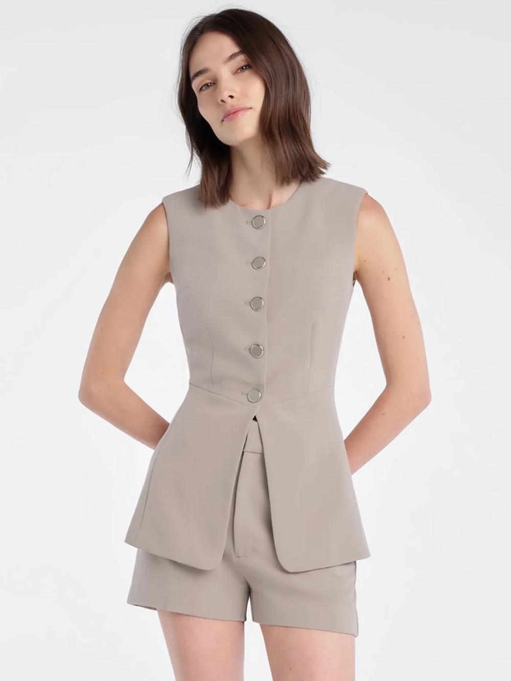 FAVORITE DAUGHTER
THE CLOCKING IN TOP | SOFT TAUPE